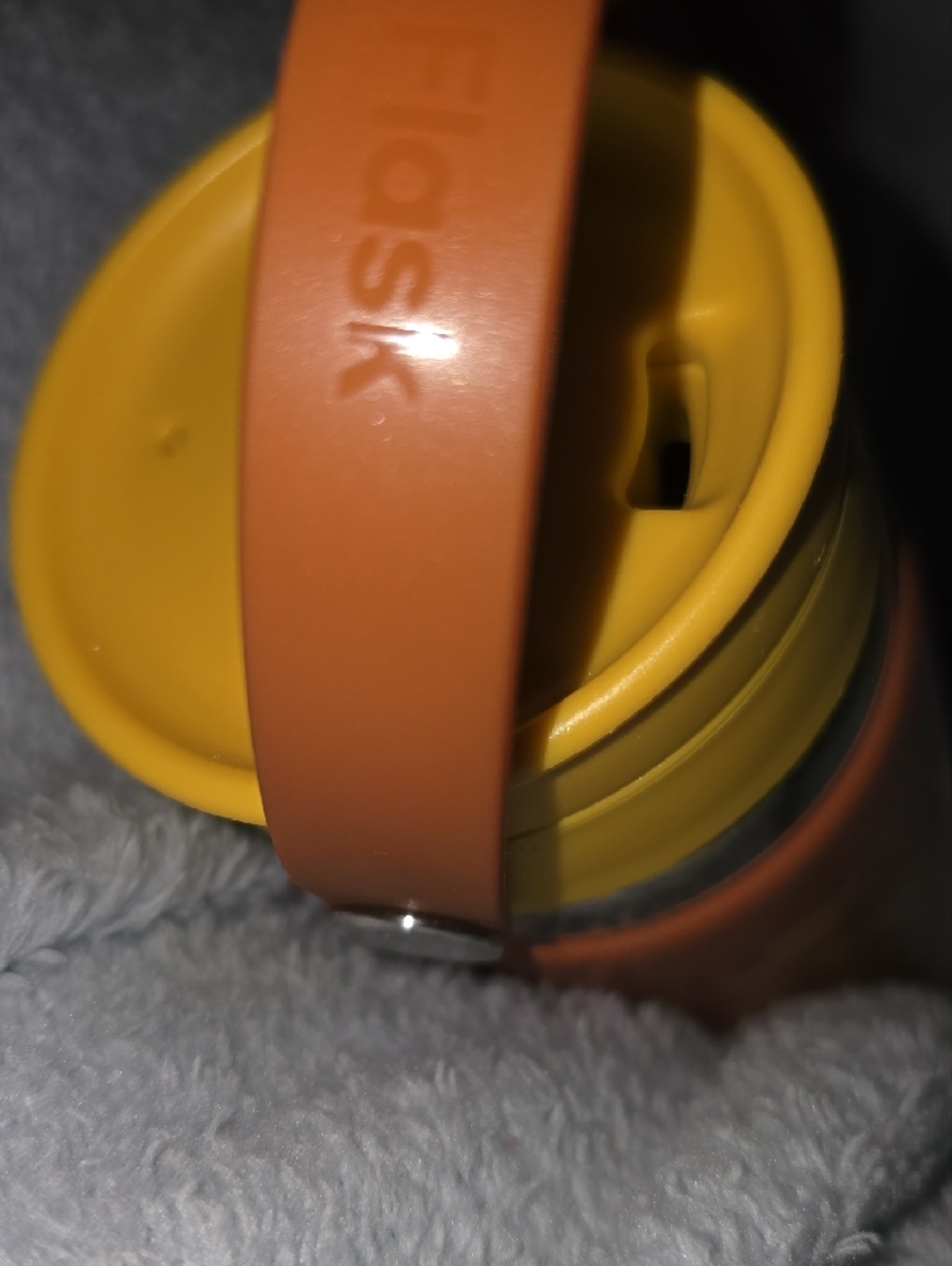 Hydro Flask orange bottle with yellow lid - Picture 4 of 5